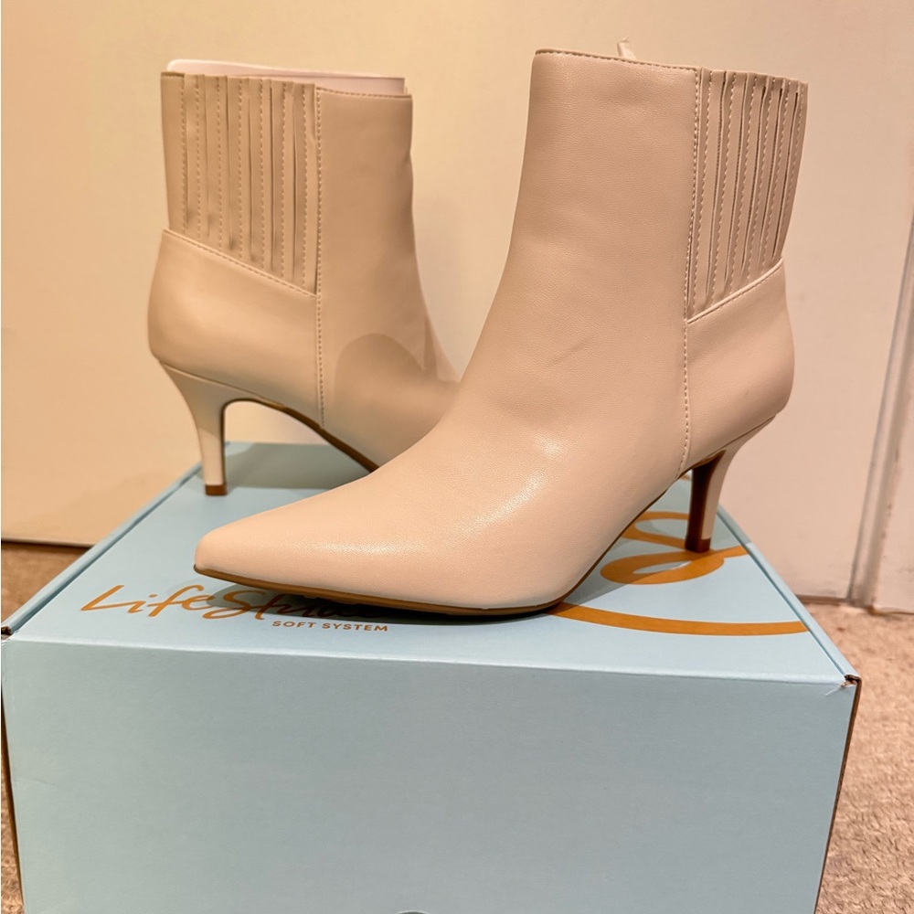 Life Stride Women's Beige Heeled Boots